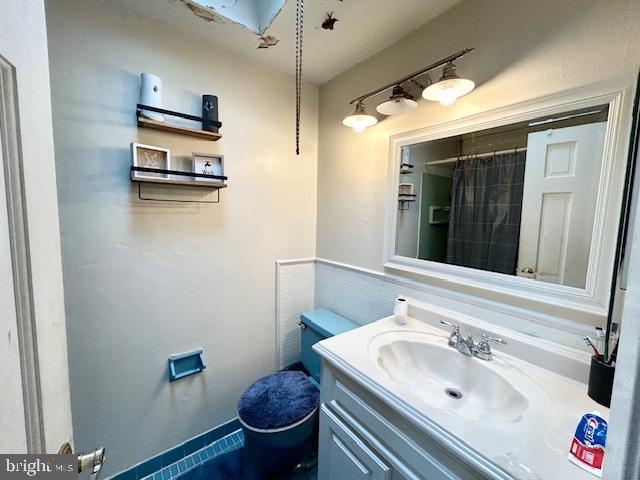 12405 Sweet Briar Road Philadelphia, PA 19154 - Photo 27 of 28 a bathroom with a sink and a mirror