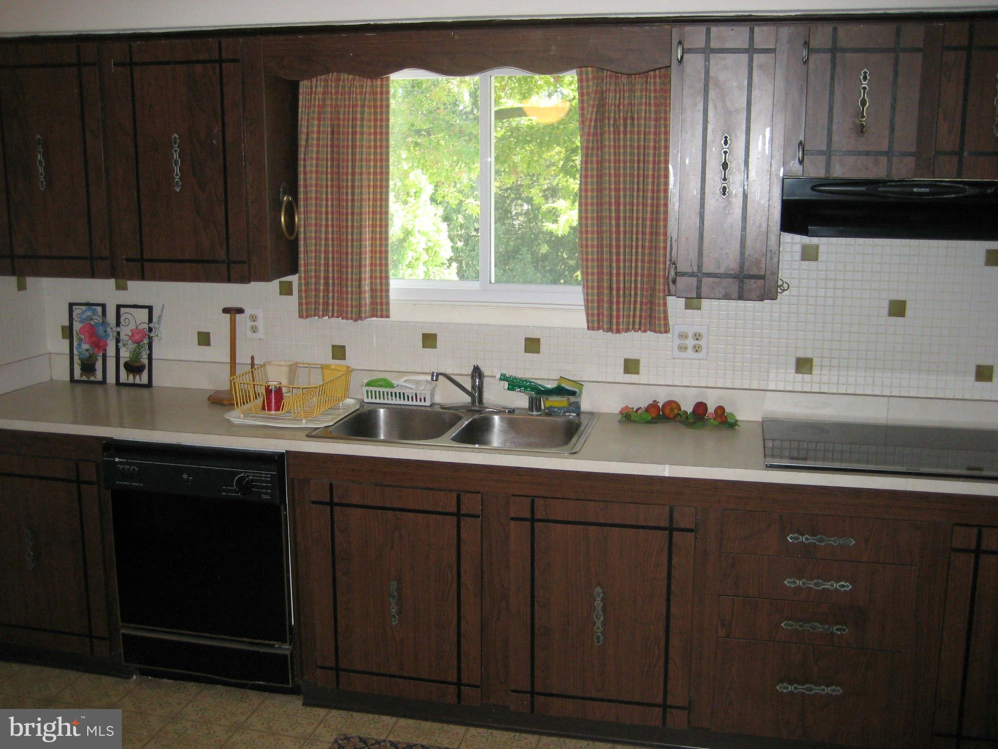 647 Washington Road, Unit 647 Westminster, MD 21157 - Photo 11 of 29 Kitchen