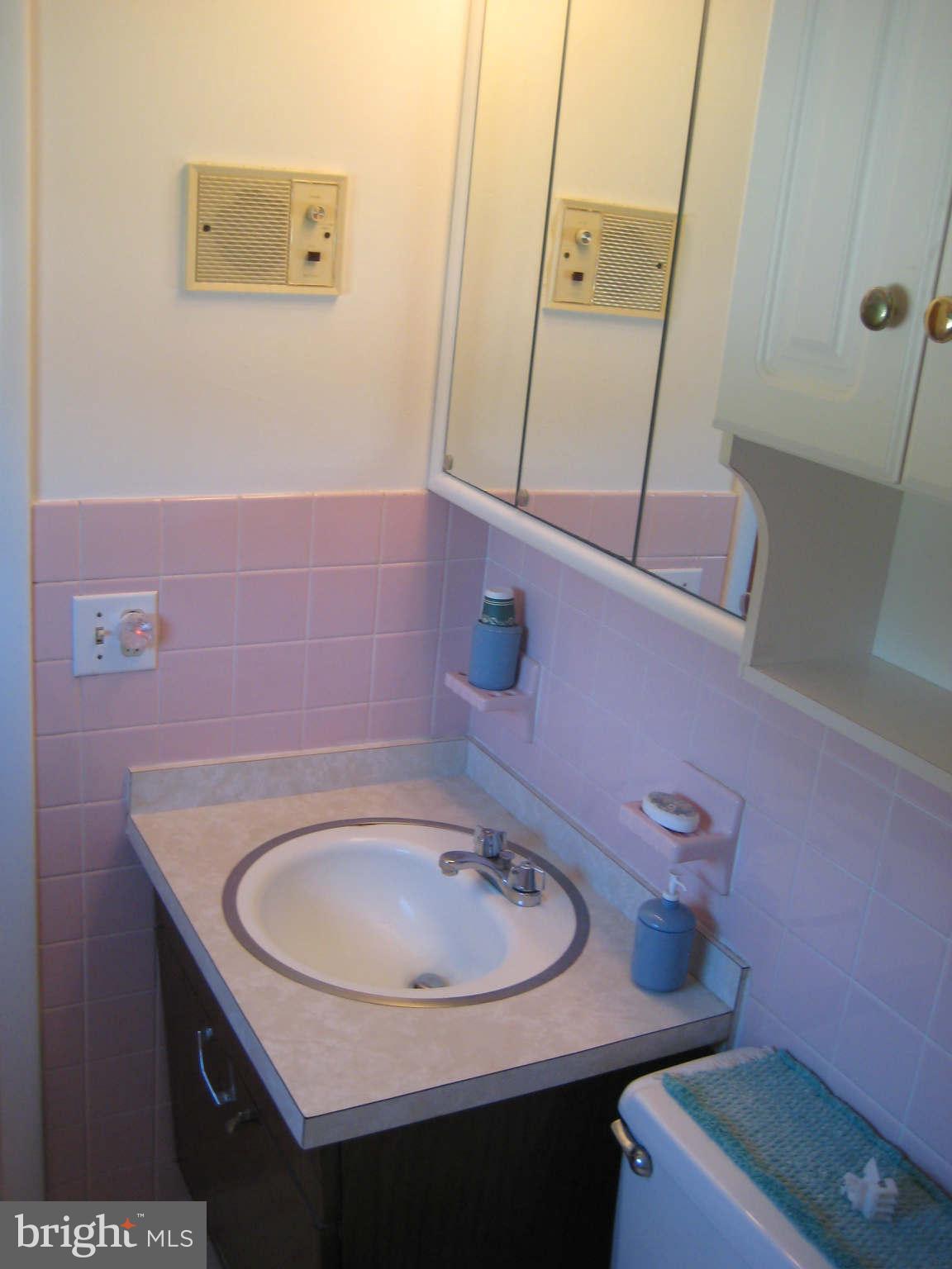 647 Washington Road, Unit 647 Westminster, MD 21157 - Photo 15 of 29 Bath