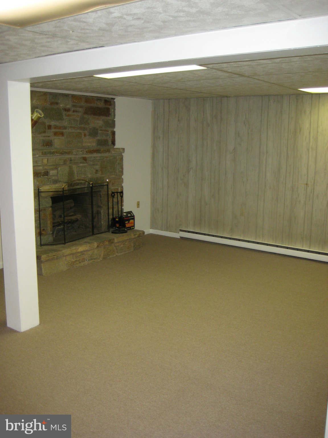 647 Washington Road, Unit 647 Westminster, MD 21157 - Photo 27 of 29 Family Room