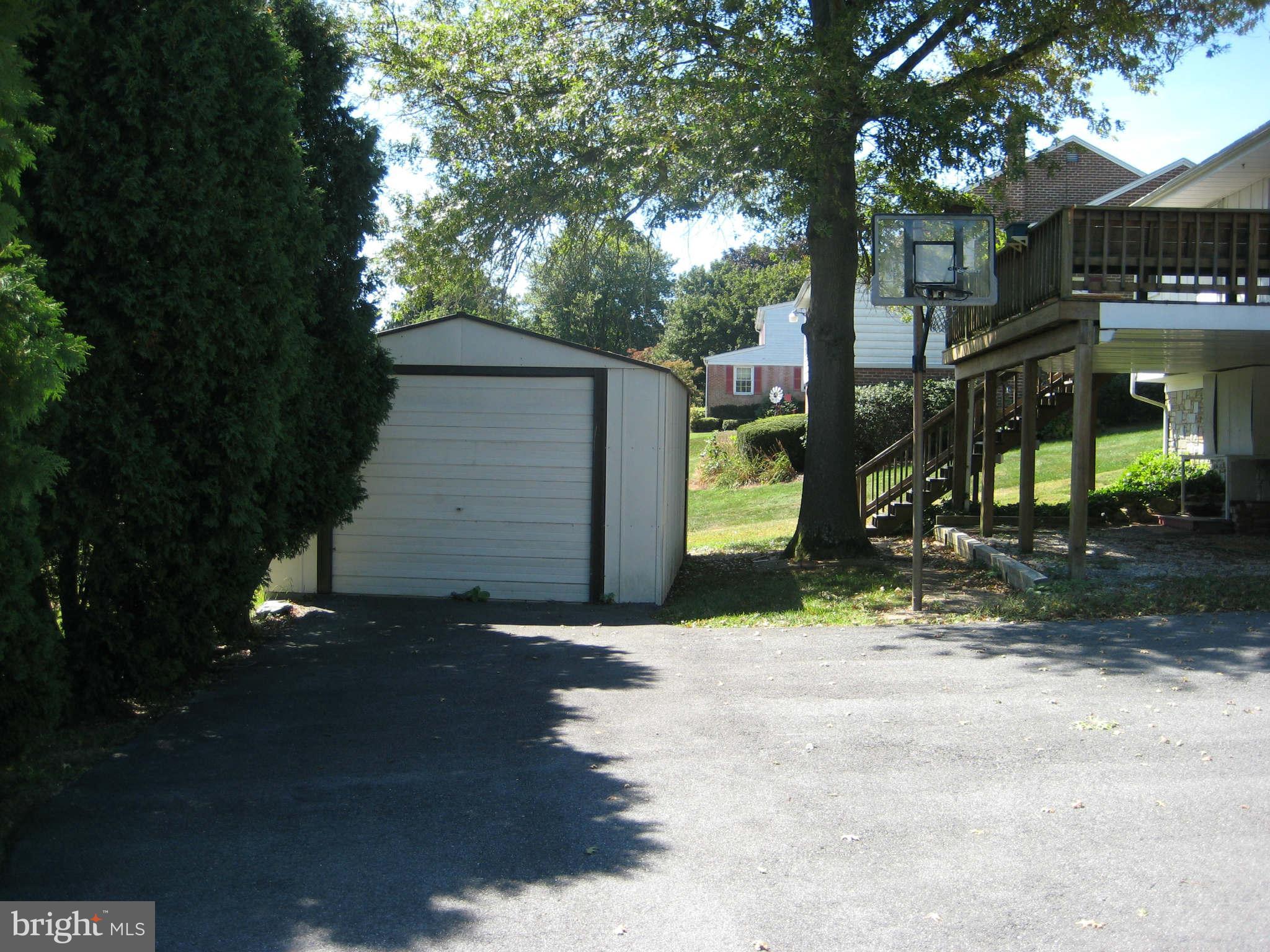 647 Washington Road, Unit 647 Westminster, MD 21157 - Photo 5 of 29 Exterior (Rear)