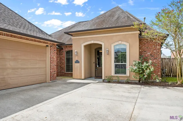 $335,000 | 10848 Springtree Avenue, Baton Rouge, LA 70810