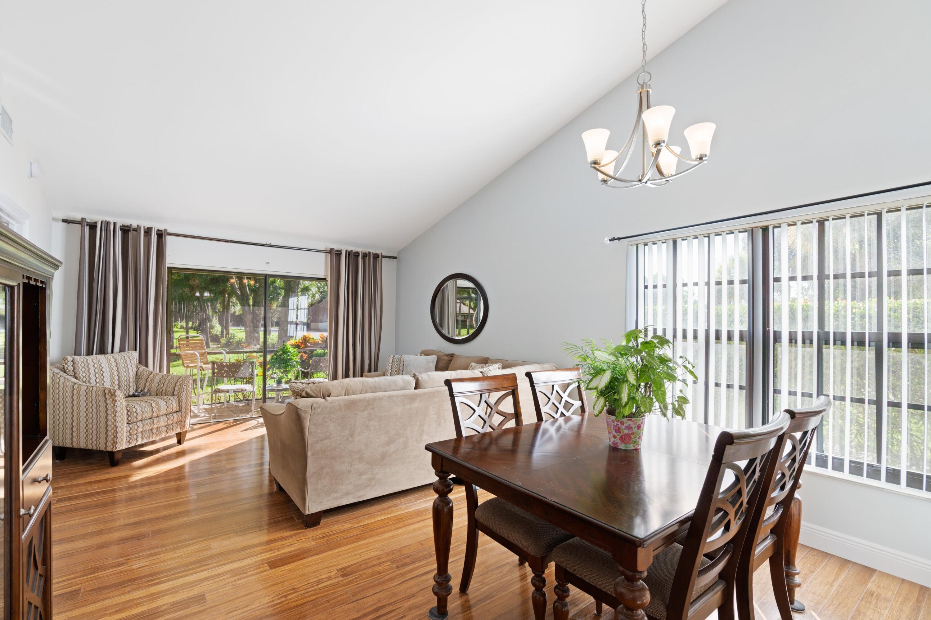 498 Hardwood Place Boca Raton, FL 33431 - Photo 5 of 28 Living Room