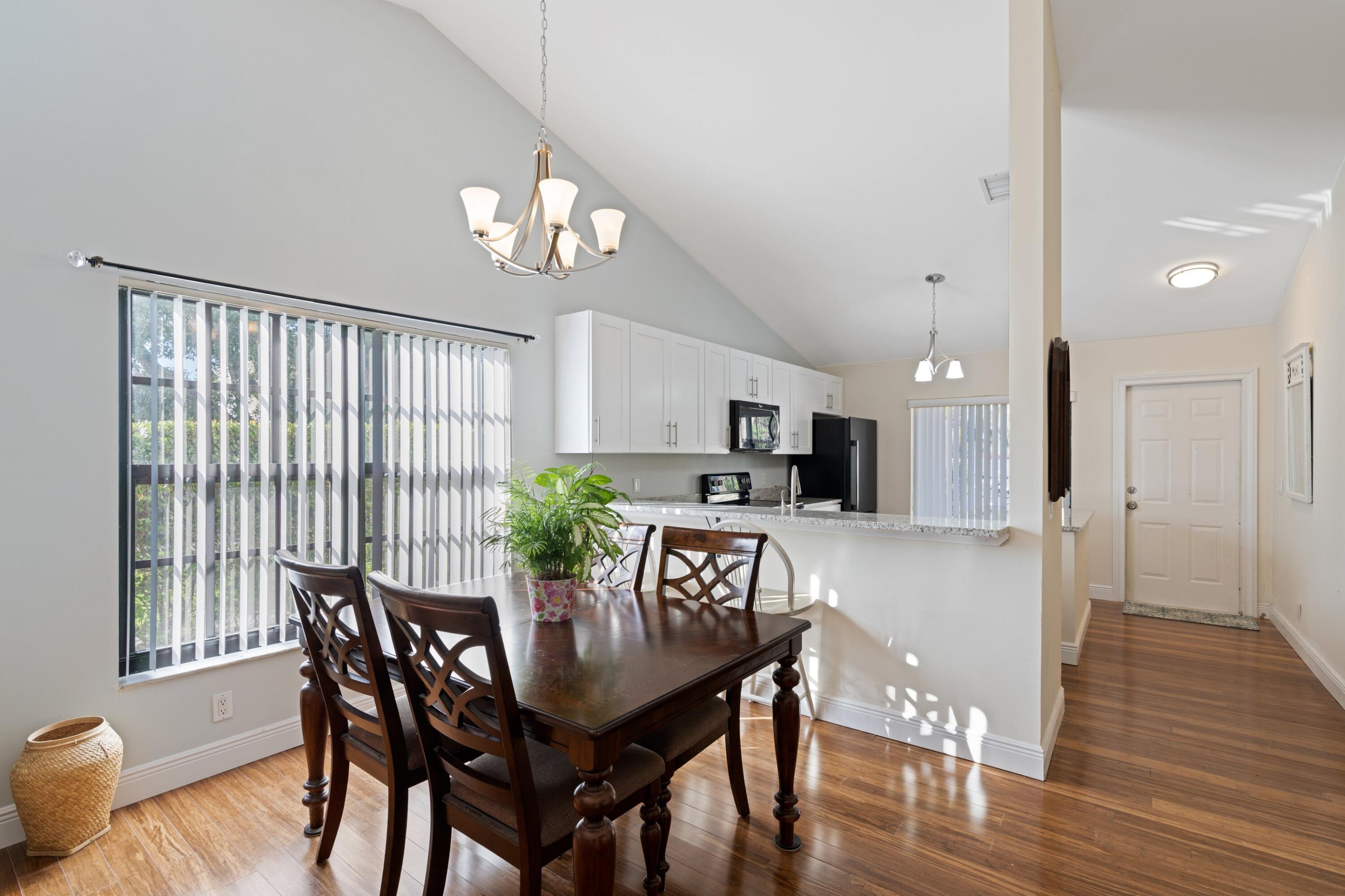 498 Hardwood Place Boca Raton, FL 33431 - Photo 6 of 28 Dining Room