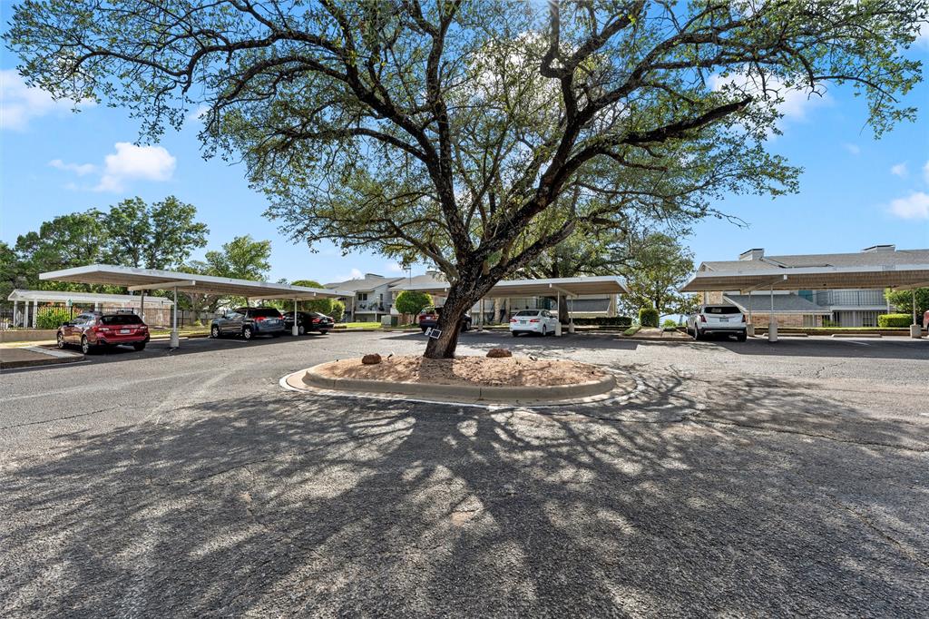 2905 Lake Shore Drive, Unit 204 Waco, TX 76708 - Photo 28 of 32 Parking lot