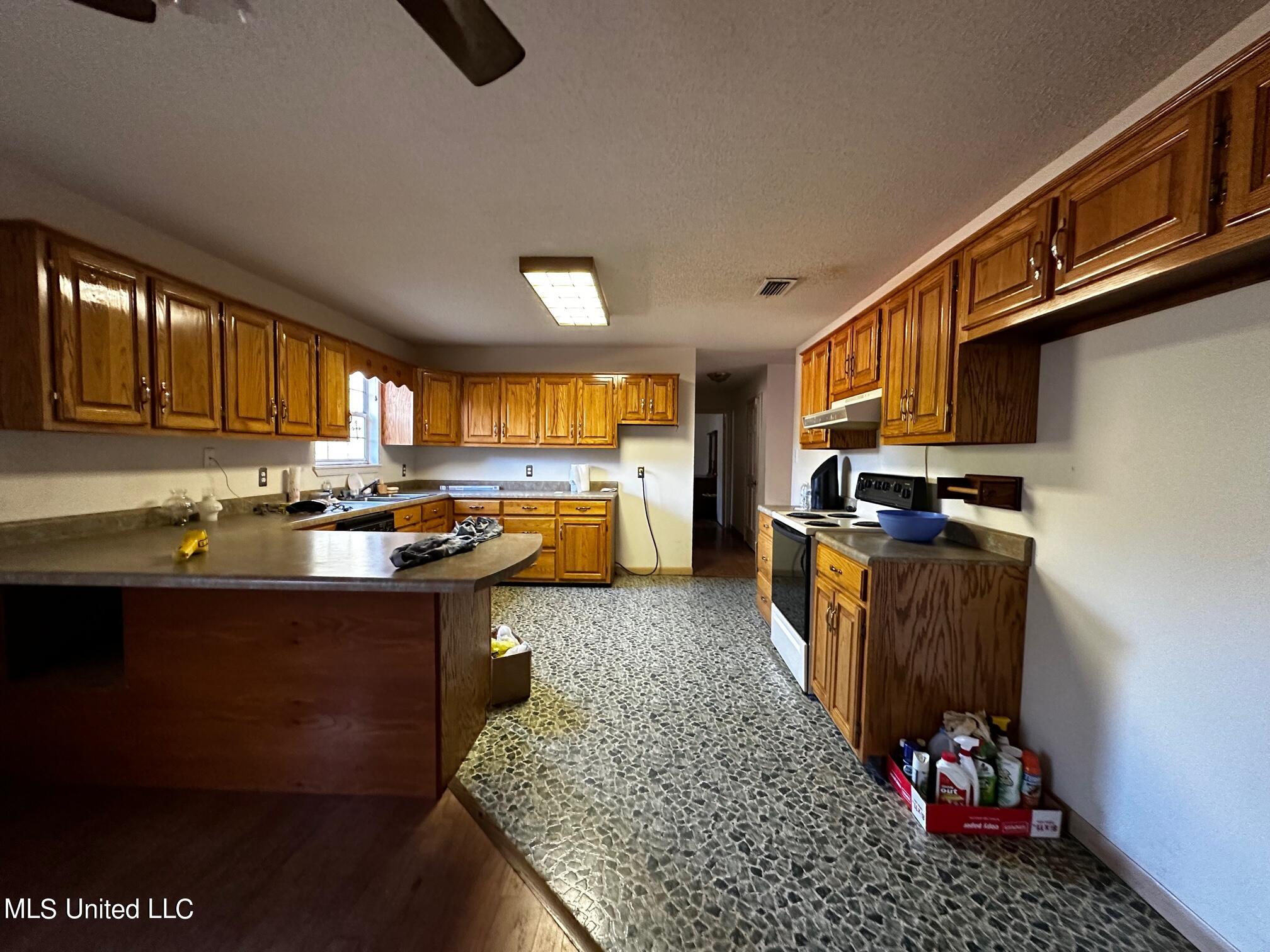 7900 Nutbank Road Moss Point, MS 39562 - Photo 18 of 29 Kitchen Area