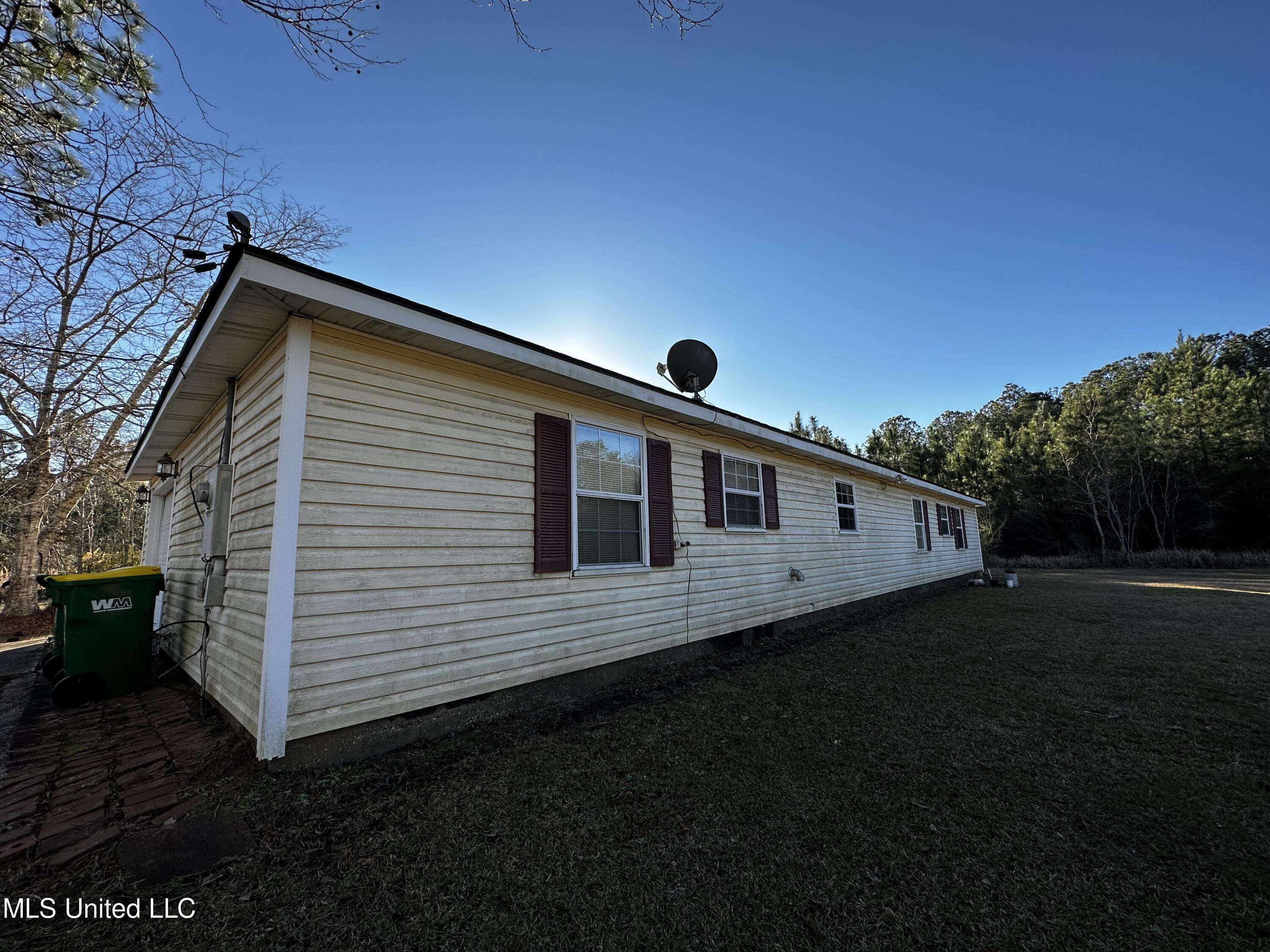 7900 Nutbank Road Moss Point, MS 39562 - Photo 5 of 29 Exterior