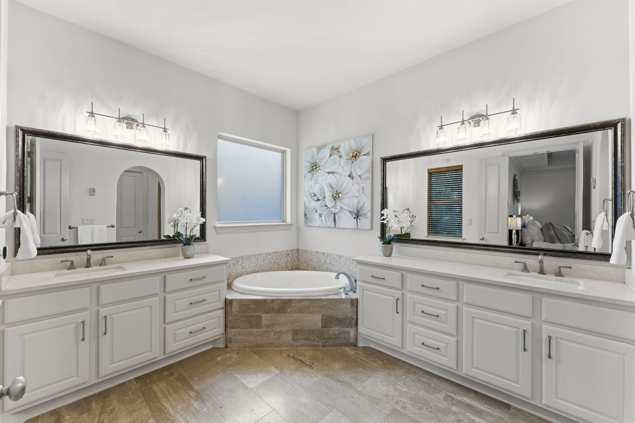 10 Spincaster Drive Spring, TX 77389 - Photo 18 of 38 Spa like retreat with dual vanities, a soaking tub and newly refinished cabinetry