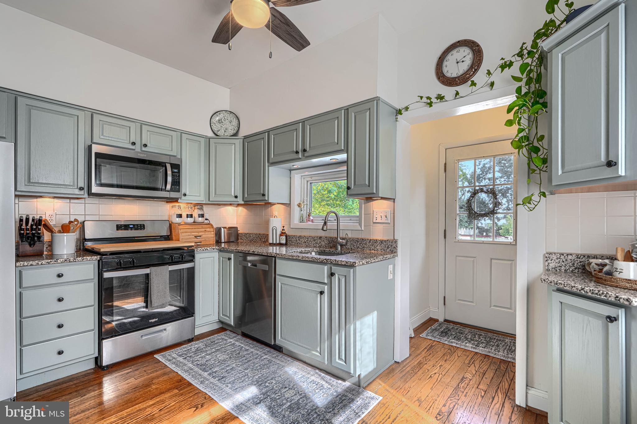 4215 Harcourt Road Baltimore, MD 21214 - Photo 25 of 81 Kitchen