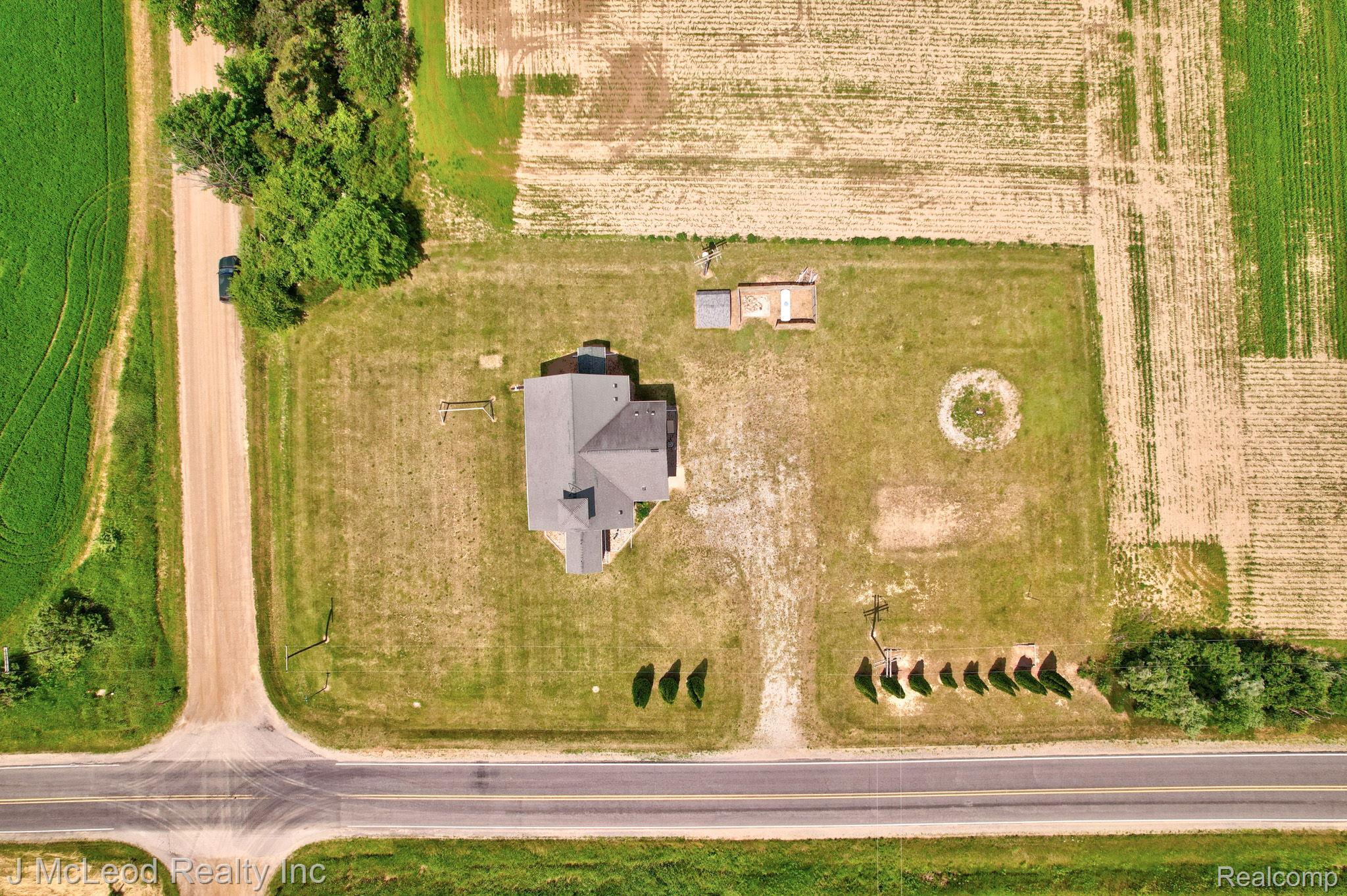 2515 East Akron Road Caro, MI 48723 - Photo 49 of 54 50-web-or-mls-2515 E Akron Rd-05.jpg