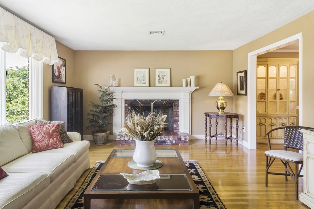 22 Fox Hill Road Framingham, MA 01701 - Photo 5 of 30 Gallery Image 5