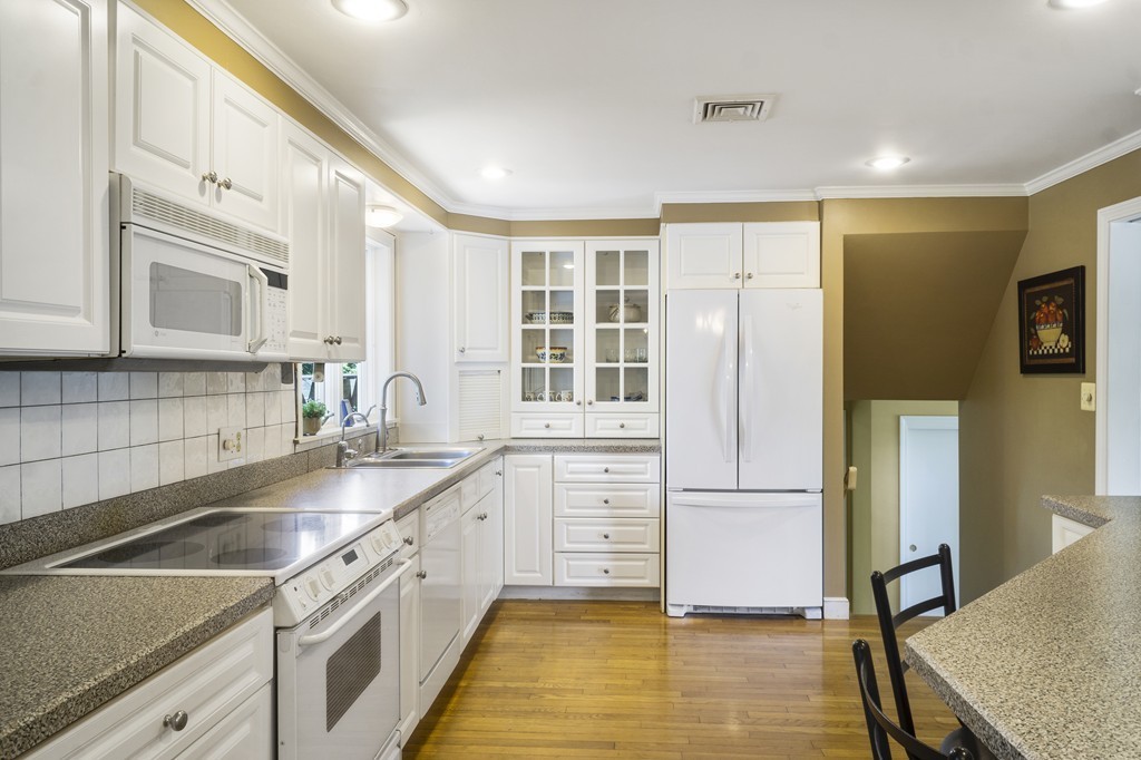 22 Fox Hill Road Framingham, MA 01701 - Photo 10 of 30 Gallery Image 10