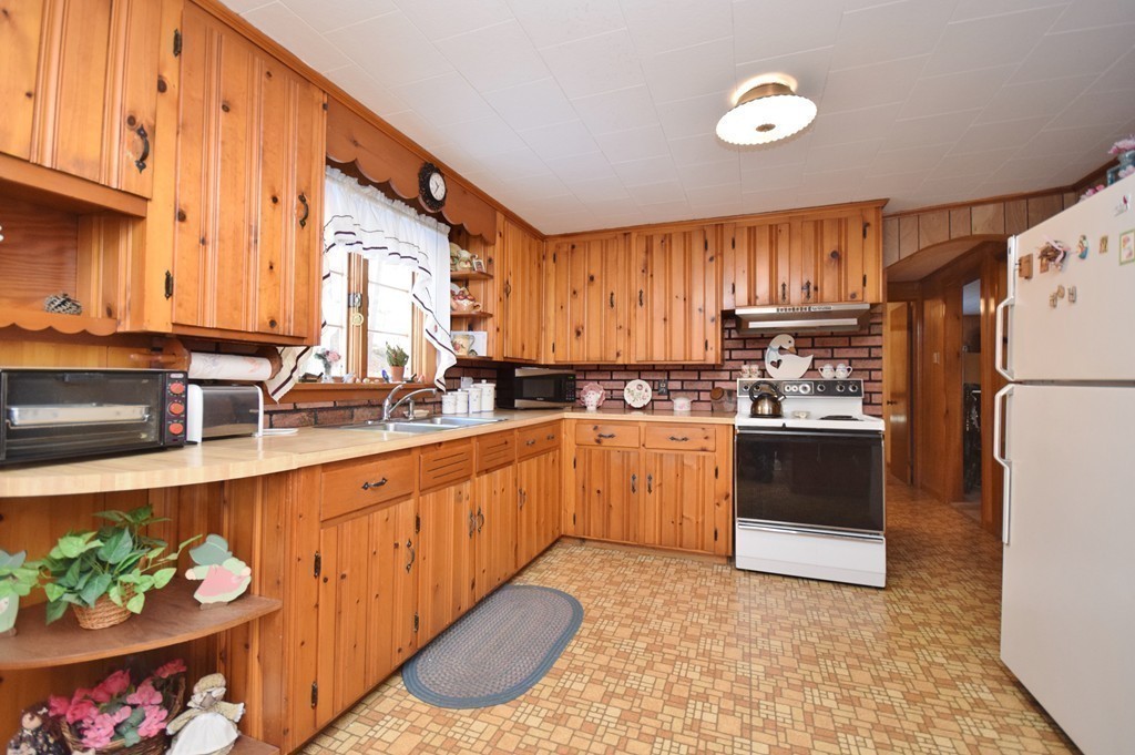 14 Brimfield Road Monson, MA 01057 - Photo 6 of 28