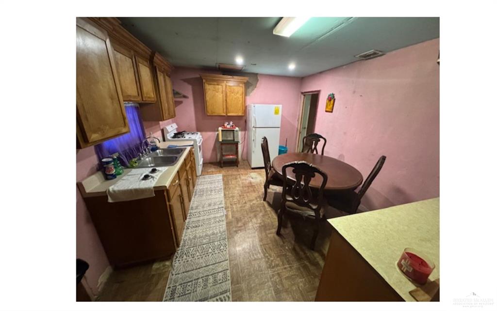 449 Las Comas Street Rio Grande City, TX 78582 - Photo 5 of 10