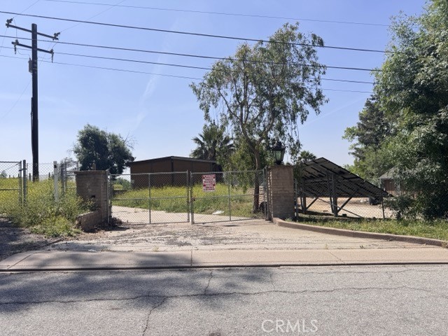 425 Arrowhead Road San Bernardino, CA 92404 - Photo 8 of 10 a view of a street with a building in the background