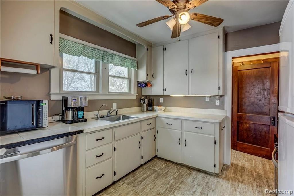 10501 Maple Road Hartland, MI 48353 - Photo 11 of 21