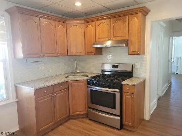 $2,300 | 25 Kingsley Street, West Orange, NJ 07052