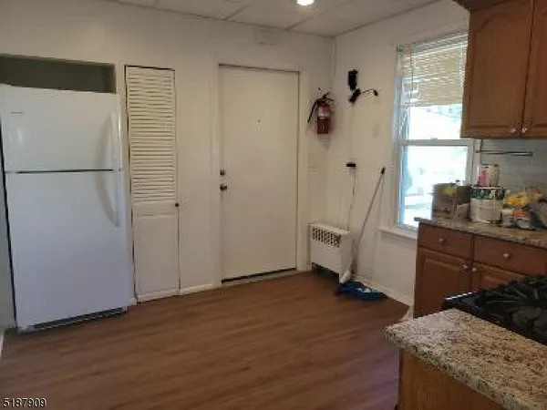 $2,300 | 25 Kingsley Street, West Orange, NJ 07052