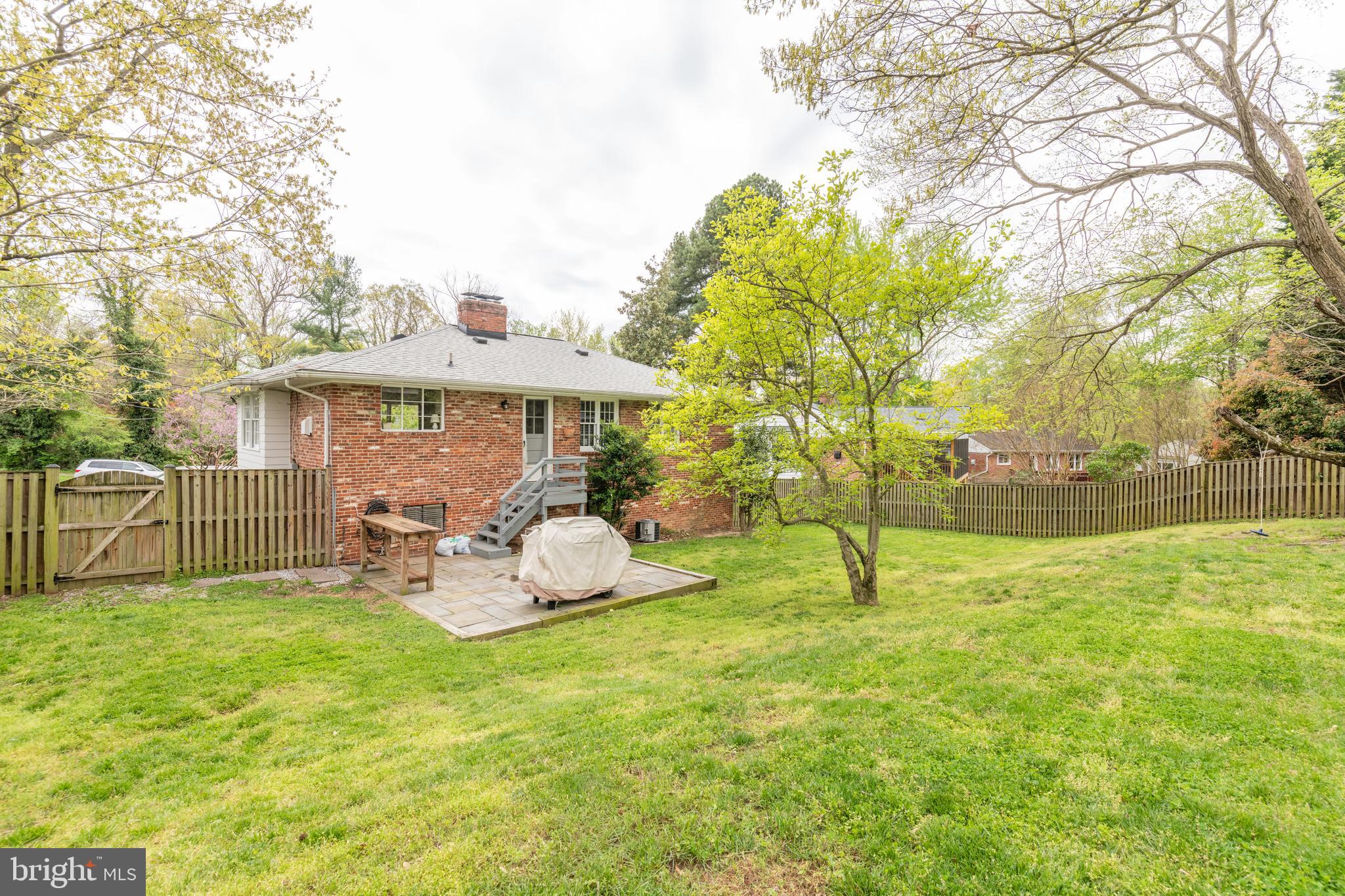 8127 Bainbridge Road Alexandria, VA 22308 - Photo 28 of 37 Exterior Rear