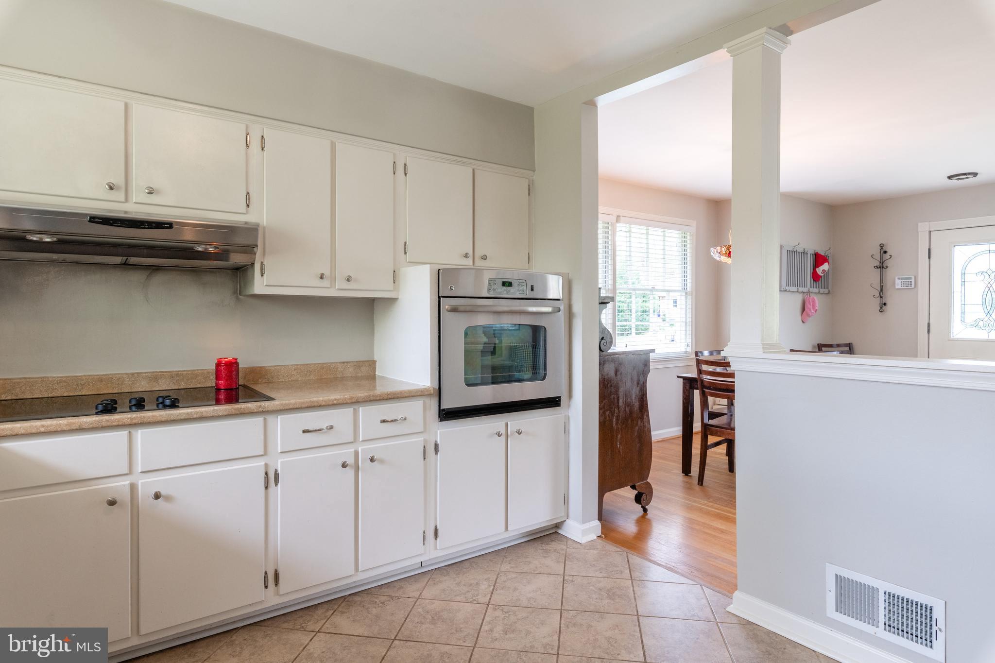 8127 Bainbridge Road Alexandria, VA 22308 - Photo 9 of 37 Kitchen