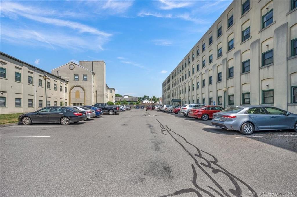 438 Judd Square, Unit 438 Wallingford, CT 06492 - Photo 3 of 14