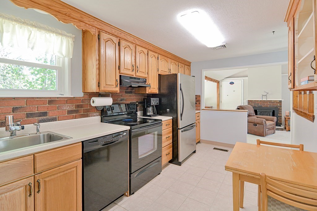 16 Rondeau Road Bellingham, MA 02019 - Photo 8 of 26 Gallery Image 8