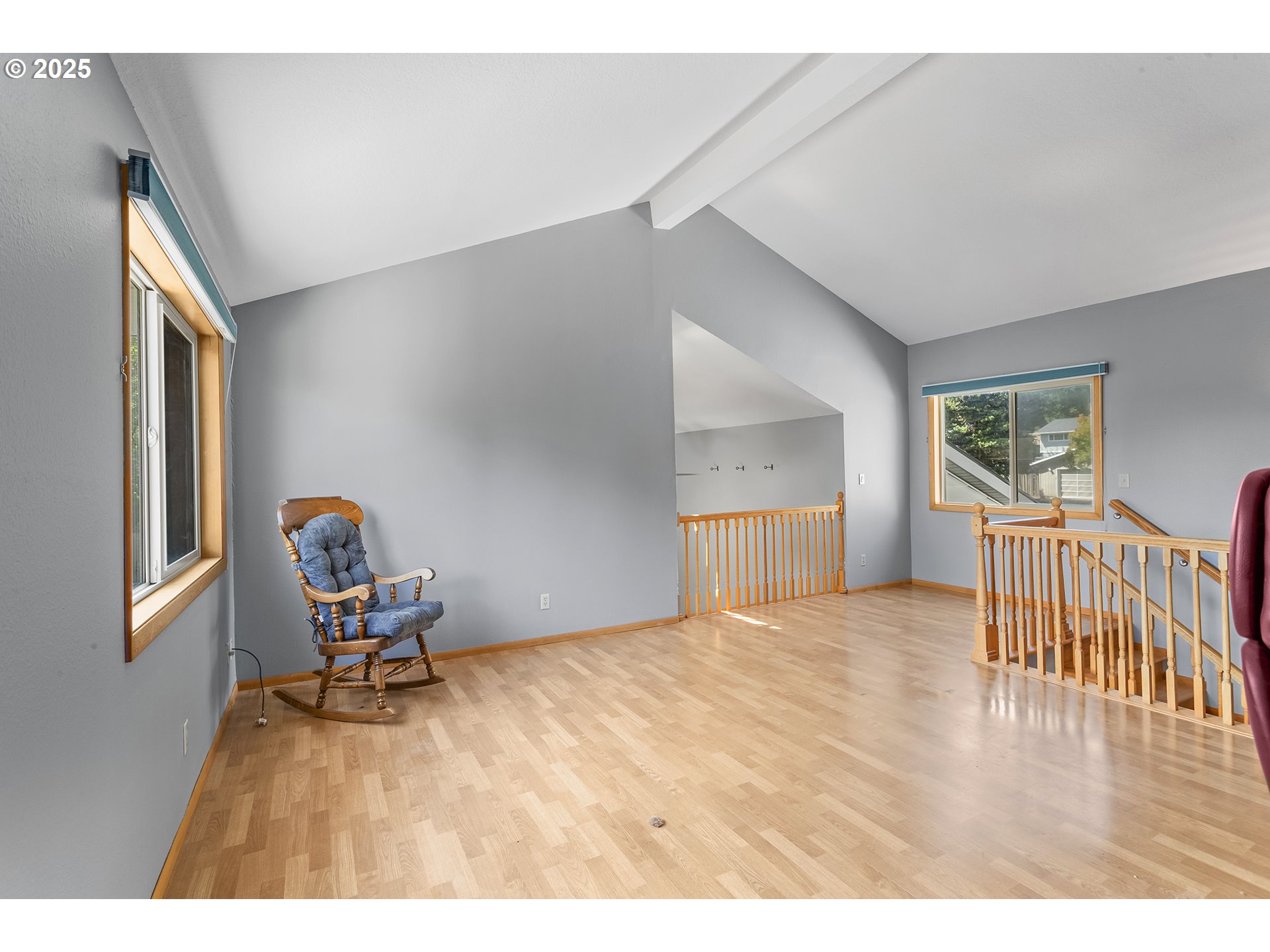9630 Southwest Robbins Drive Beaverton, OR 97008 - Photo 25 of 35 a workspace with furniture and wooden floor