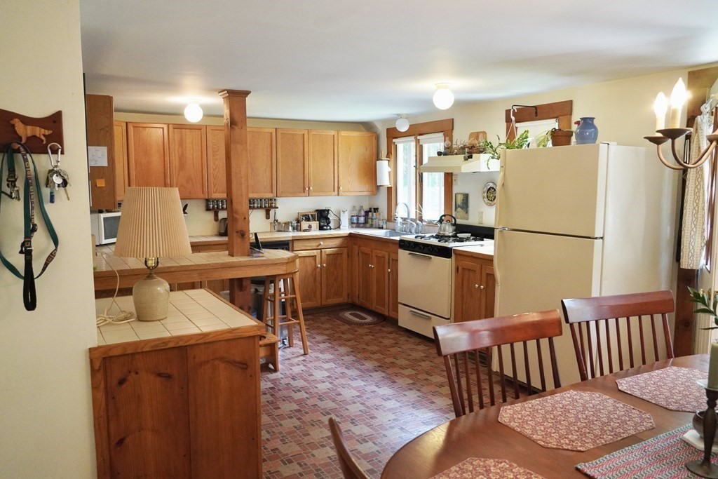 38 Fosdick Road Carver, MA 02330 - Photo 3 of 23 Gallery Image 3