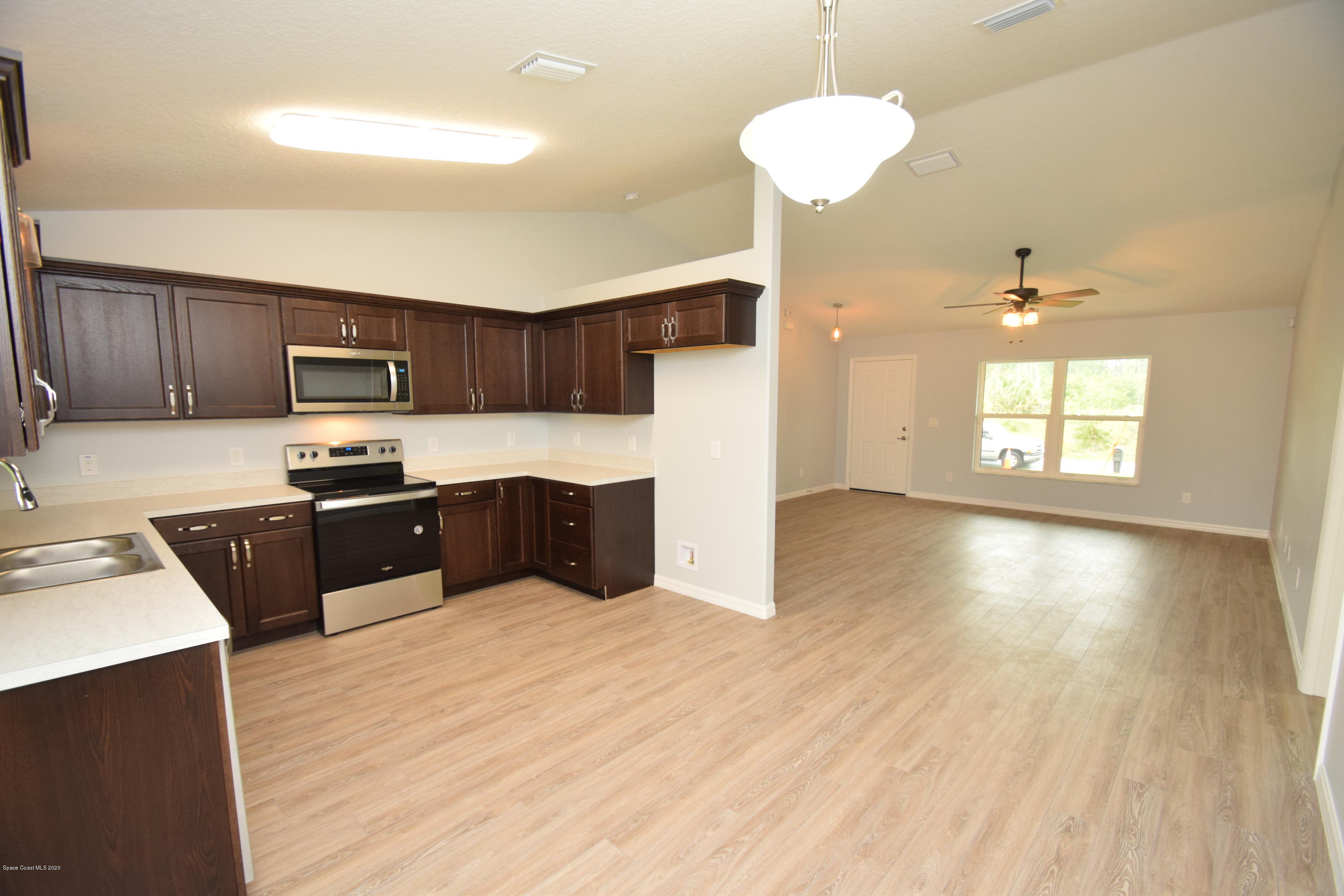 186 Uleta Road Southeast Palm Bay, FL 32909 - Photo 13 of 41 186 Uleta (19)