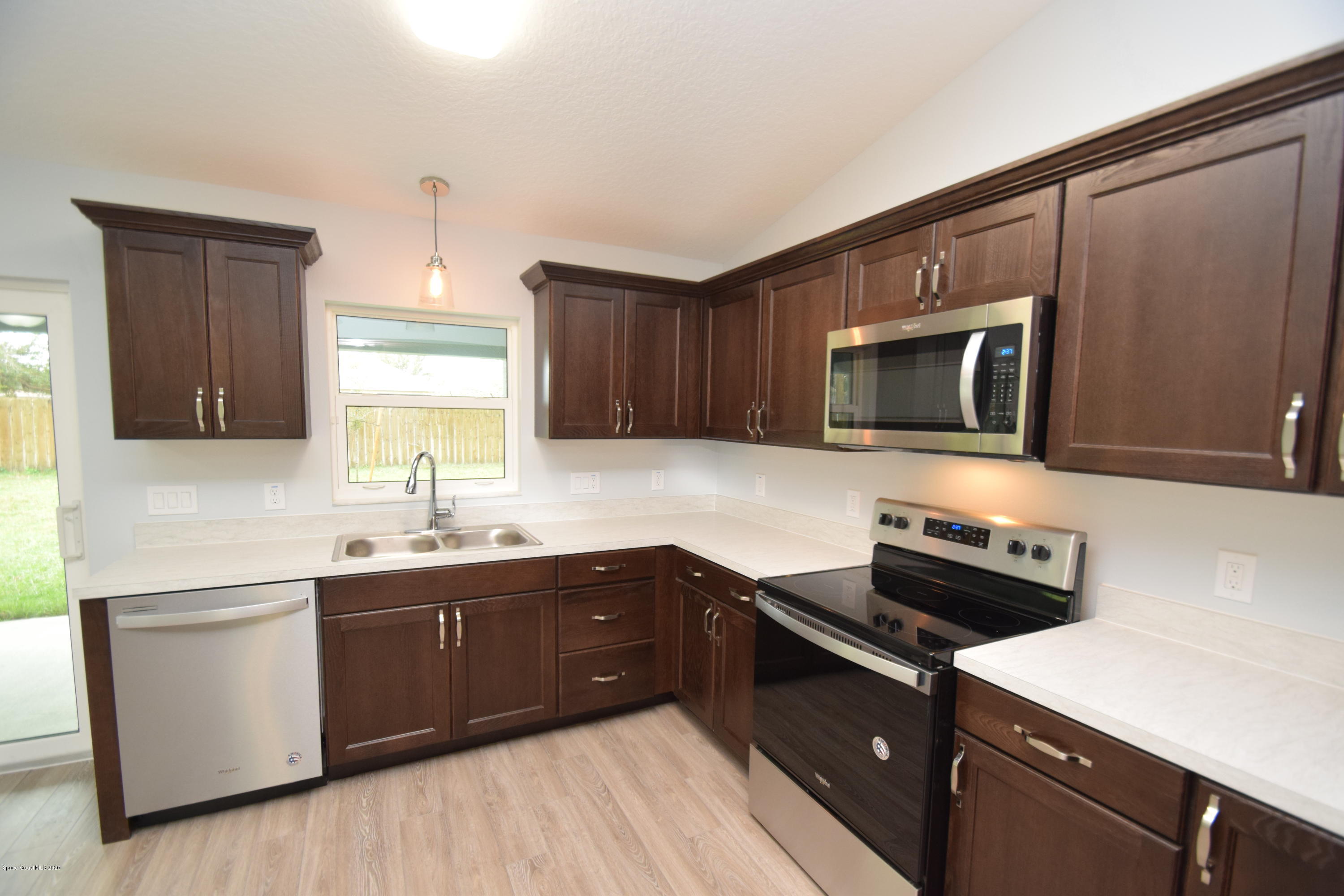 186 Uleta Road Southeast Palm Bay, FL 32909 - Photo 16 of 41 186 Uleta (22)