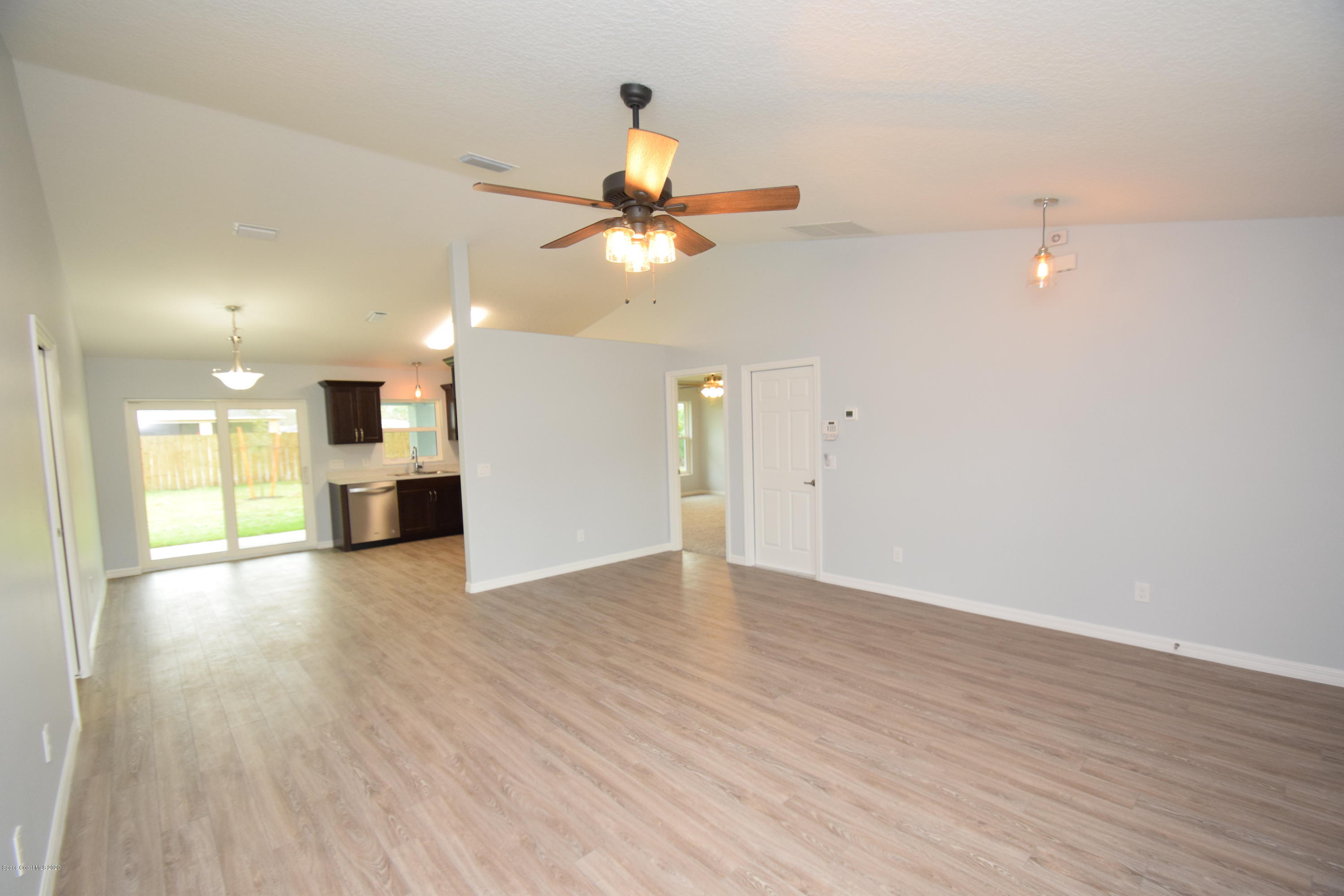 186 Uleta Road Southeast Palm Bay, FL 32909 - Photo 8 of 41 186 Uleta (14)