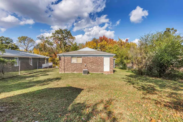 $89,900 | 695 Harahan Road, Memphis, TN 38109