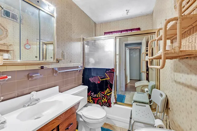 $89,900 | 695 Harahan Road, Memphis, TN 38109