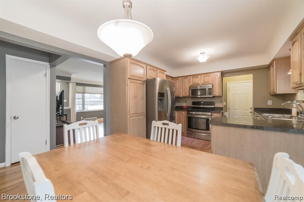 52001 Shelby Road Utica, MI 48316 - Photo 11 of 37