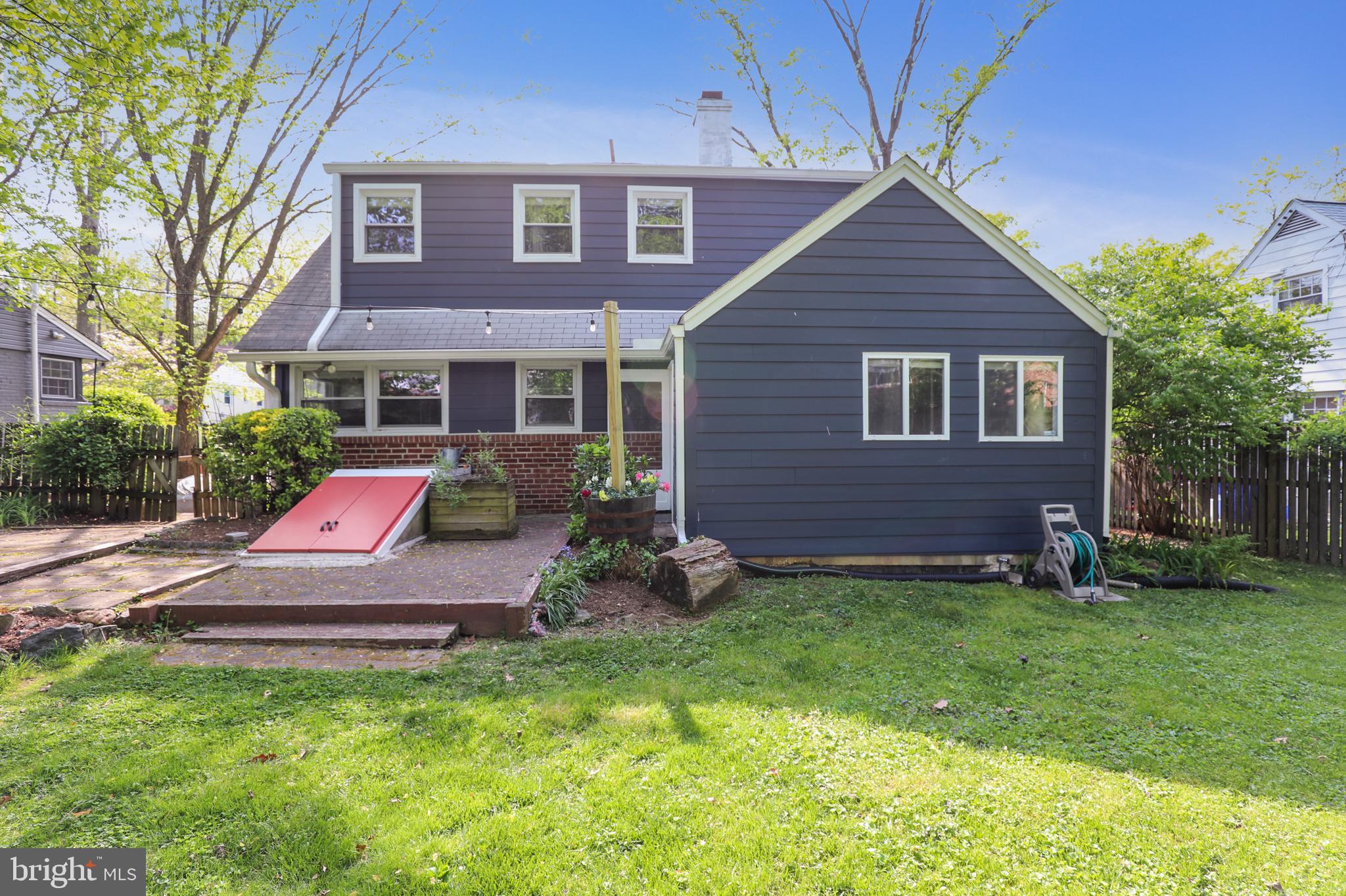10207 Procter Street Silver Spring, MD 20901 - Photo 5 of 37