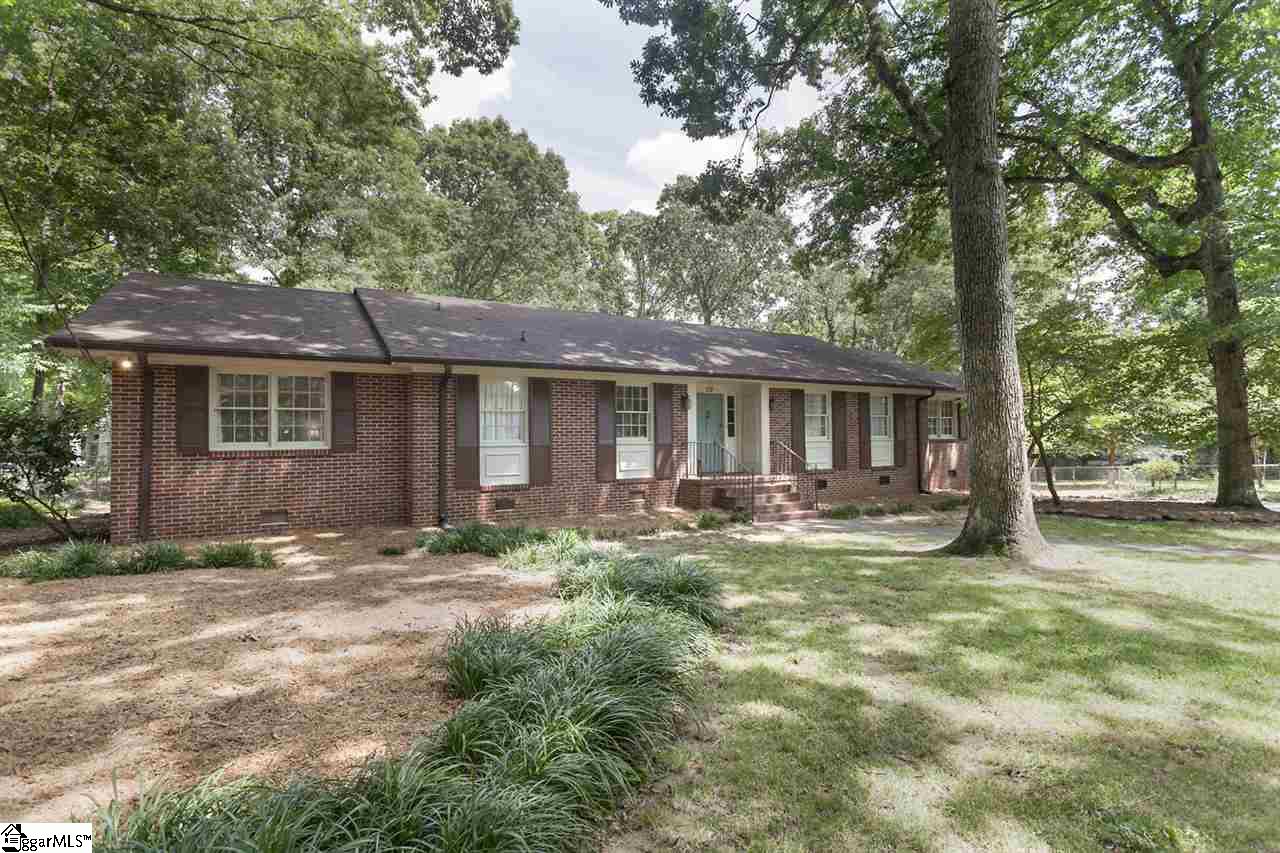 10 Hummingbird Circle Greenville, SC 29615 - Photo 2 of 26 Gallery Image 2