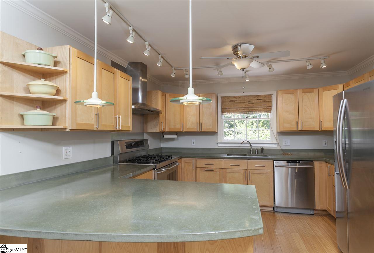 10 Hummingbird Circle Greenville, SC 29615 - Photo 5 of 26 Gallery Image 5