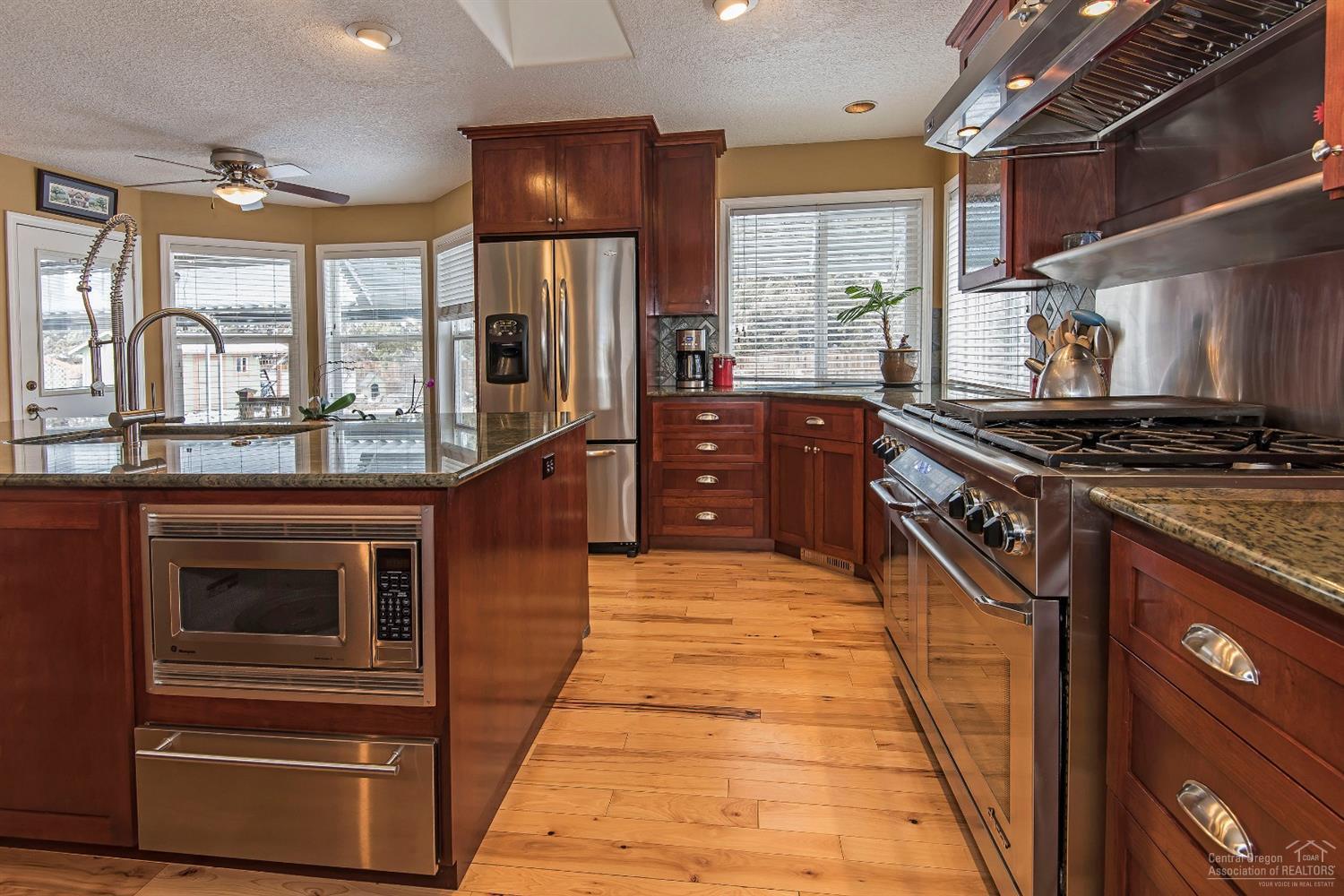 61085 Ladera Road Bend, OR 97702 - Photo 8 of 25 Additional Photo