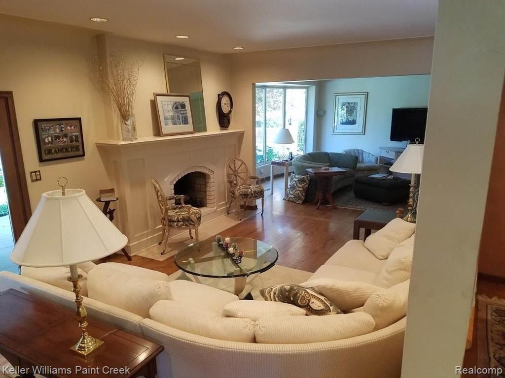 2210 Kingsford Road Rochester Hills, MI 48309 - Photo 10 of 34