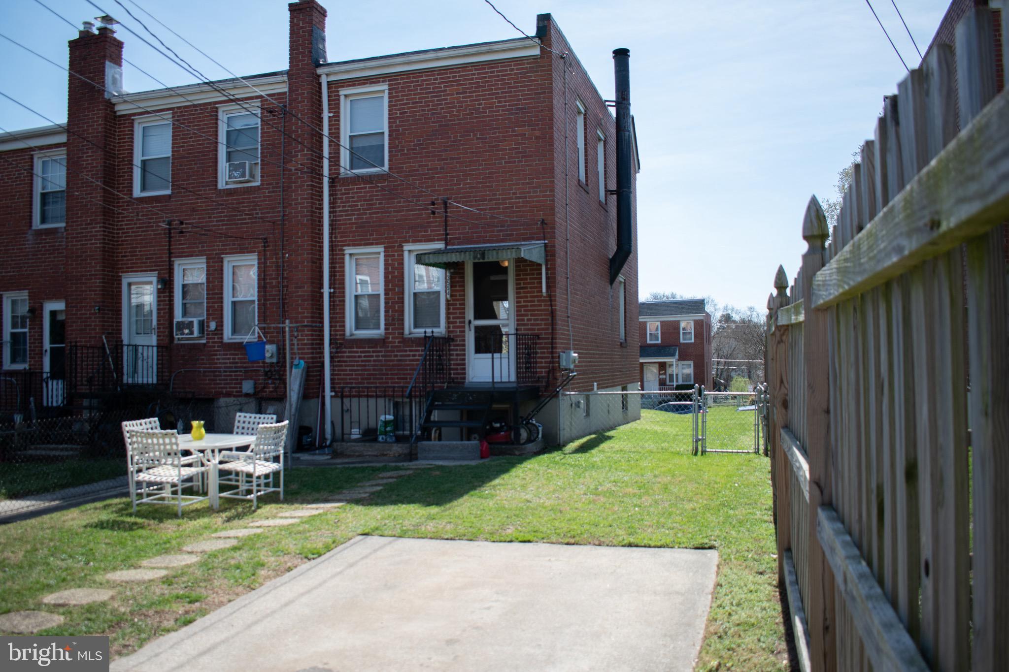3554 Benzinger Road Baltimore, MD 21229 - Photo 2 of 17