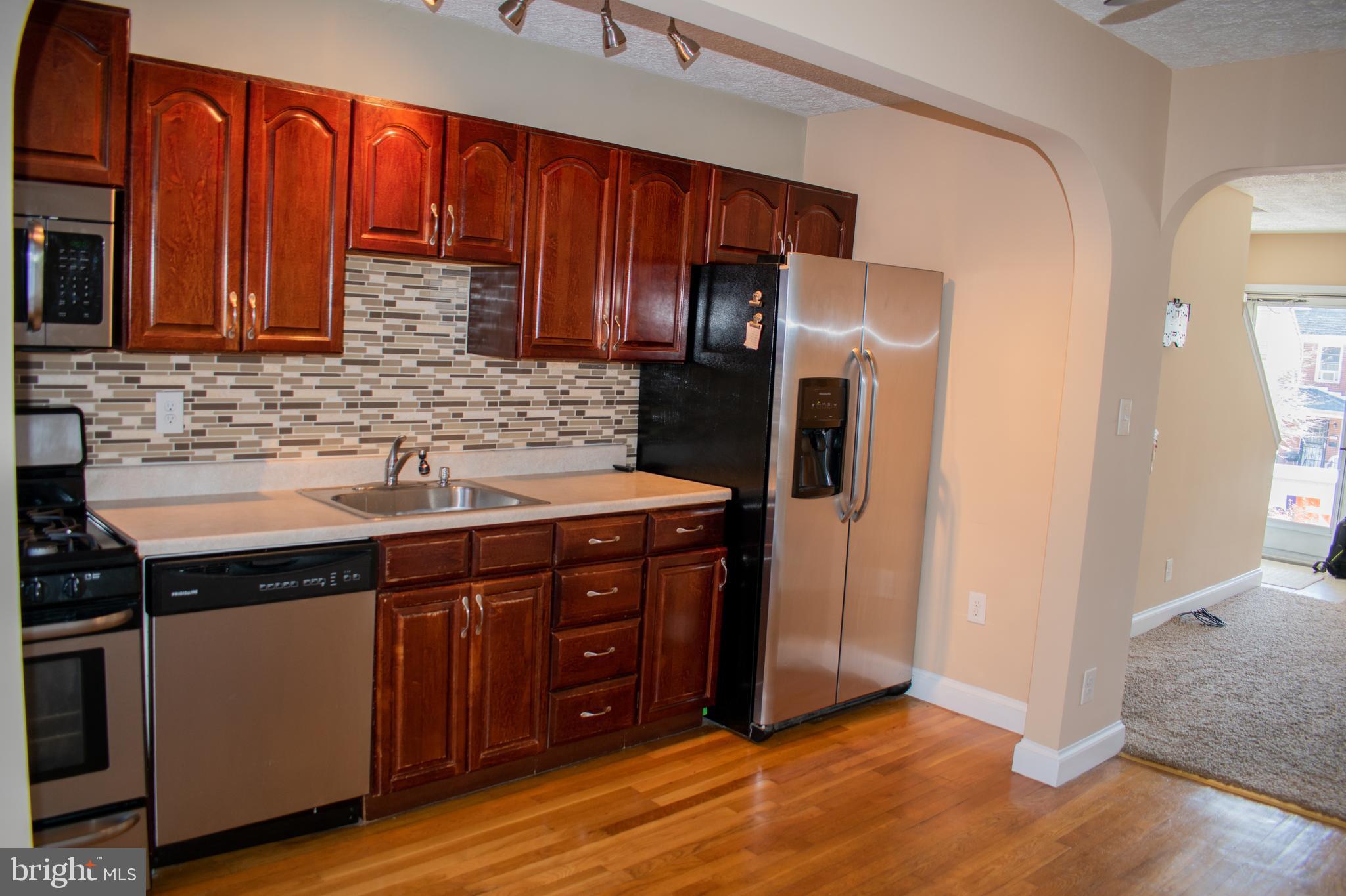 3554 Benzinger Road Baltimore, MD 21229 - Photo 4 of 17