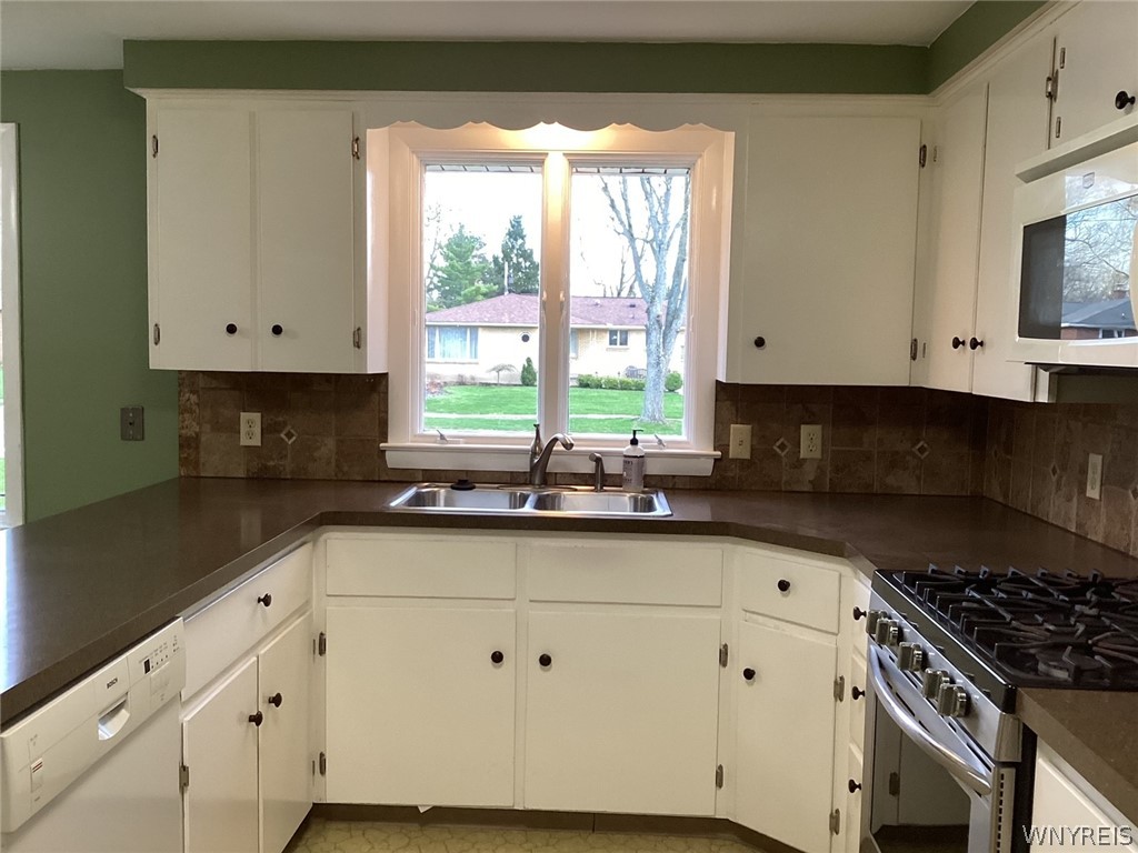 116 Forest Hill Drive Amherst, NY 14221 - Photo 10 of 11 Kitchen work space. Appliances included "sold as i