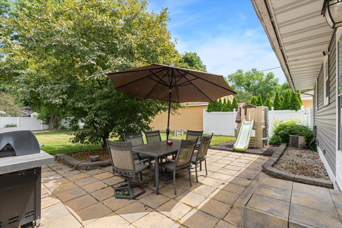 915 11 1/2 Street Southwest Rochester, MN 55902 - Photo 27 of 31