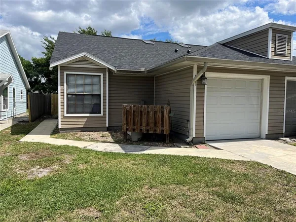 $1,667 | 2451 East Illiana Street, Orlando, FL 32806