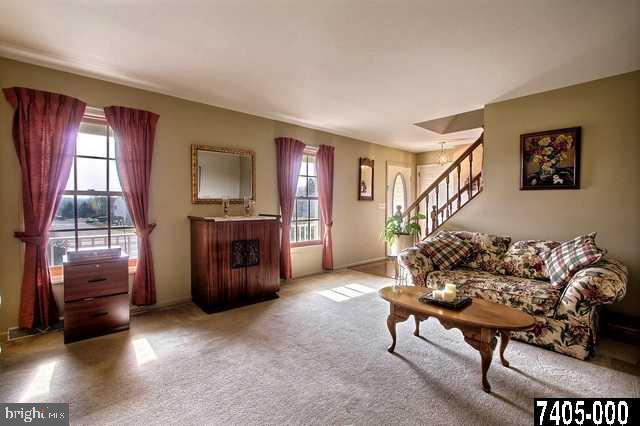 3675 Pleasant Valley Road York, PA 17406 - Photo 4 of 24 Gallery Image 4