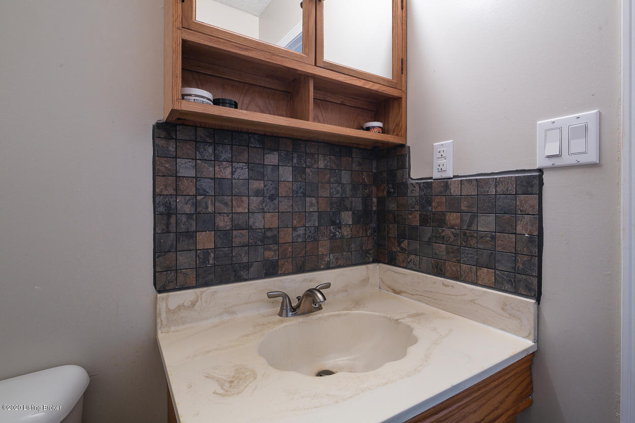 3047 Greenbriar Road Mount Washington, KY 40047 - Photo 31 of 52 34