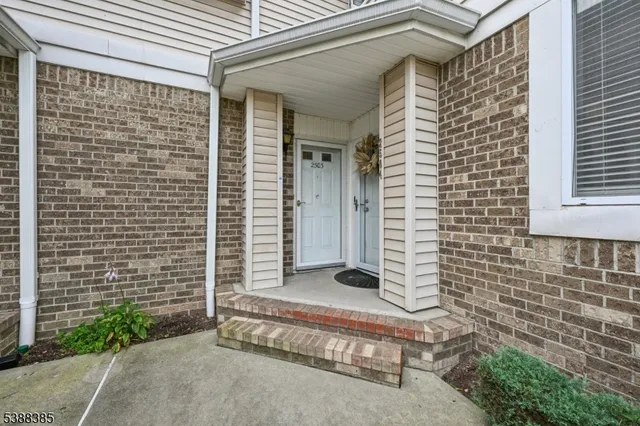 $450,000 | 2503 Madaline Drive, Unit 2503, Woodbridge, NJ 07001