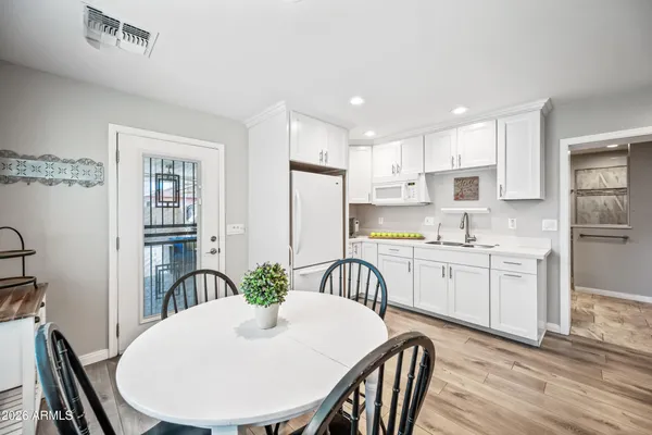 $649,950 | 1105 West Meseto Avenue, Mesa, AZ 85210