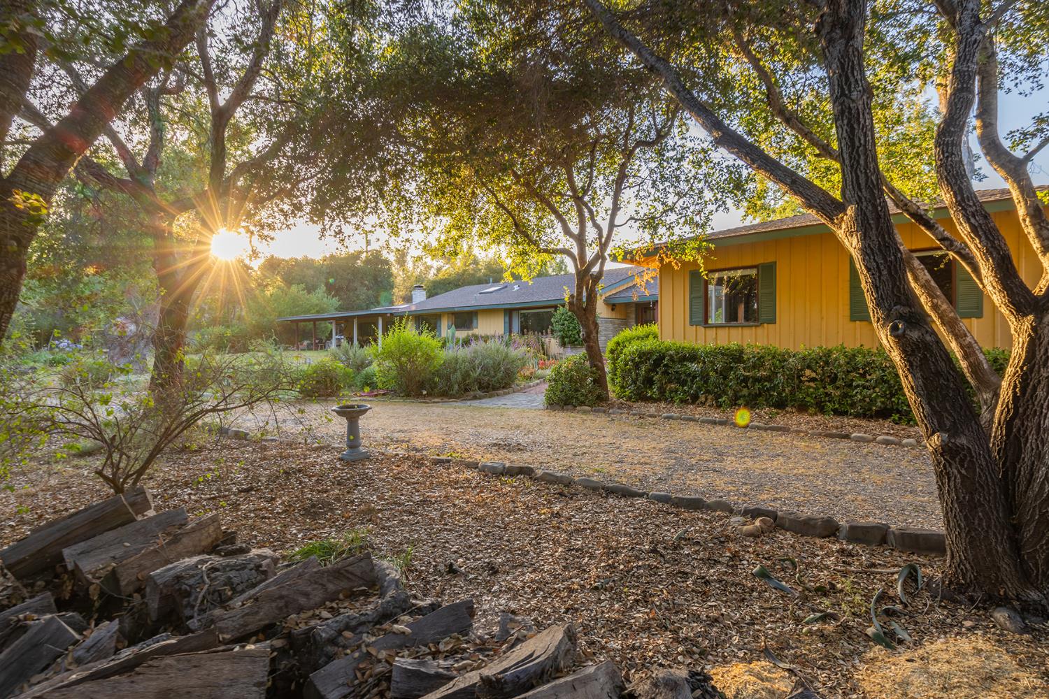 918 El Toro Road Ojai, CA 93023 - Photo 2 of 40