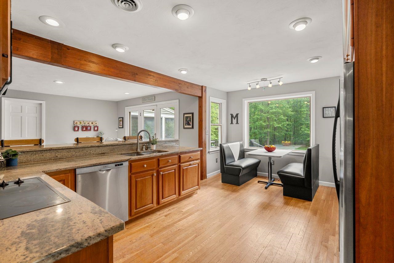 200 Dow Road Hollis, NH 03049 - Photo 10 of 51
